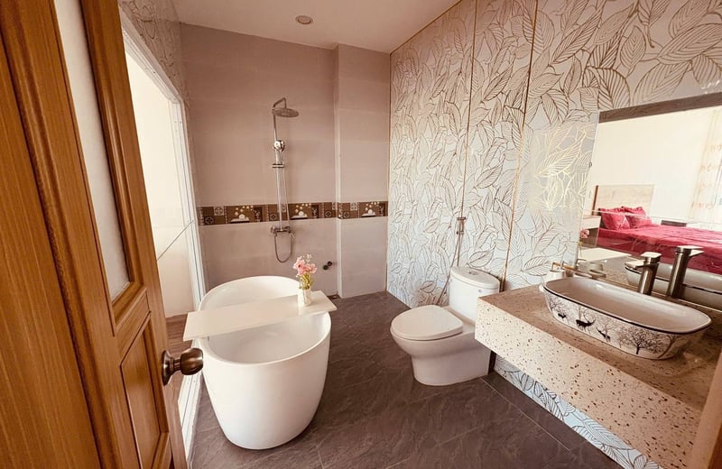 Miete eines geräumigen 4-stöckigen Hauses, Stadtteil Hoa Xuan, Da Nang, Vietnam